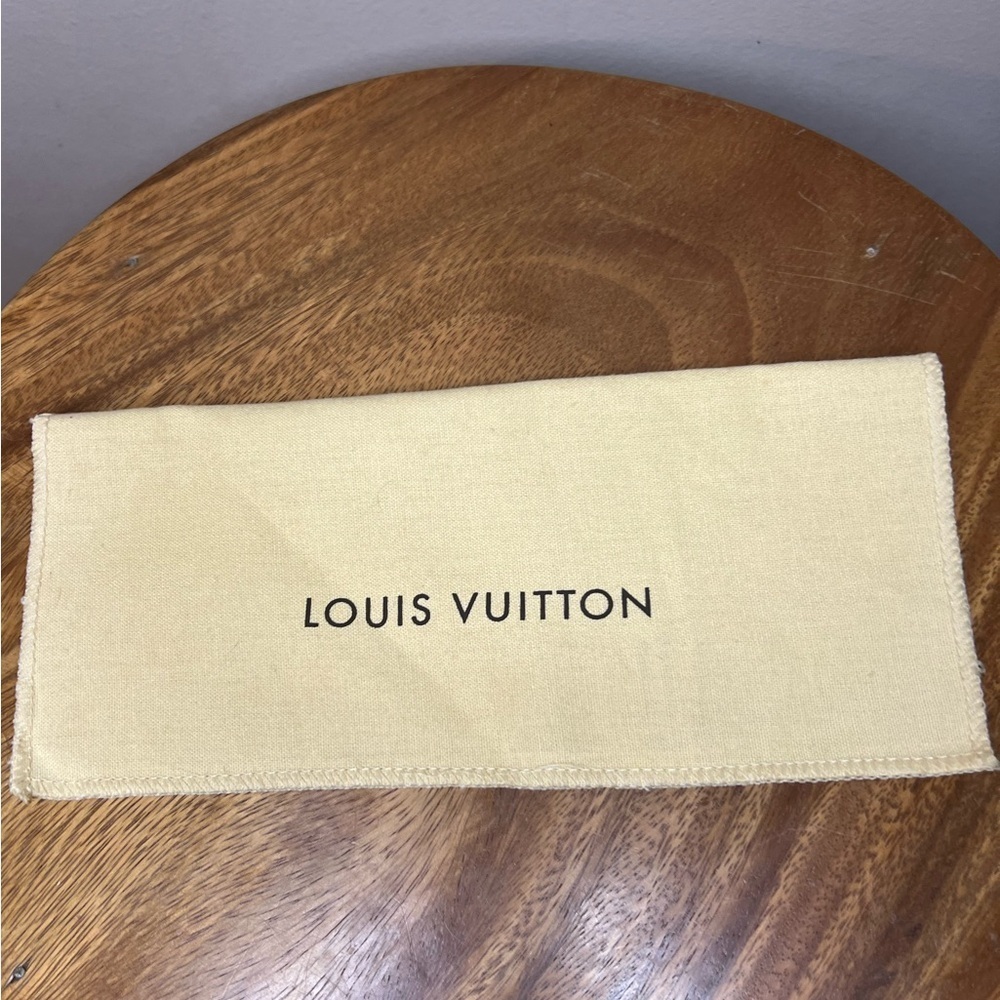 ⭐️ 3 For $15 Louis Vuitton Yellow Dust Bag - Picture 2 of 3